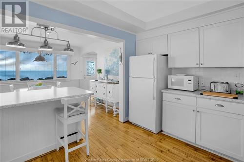 388 Robson, Leamington, ON - Indoor Photo Showing Kitchen