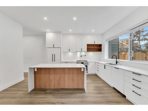 15 35706 Marshall Road, Abbotsford, BC - Indoor Photo Showing Kitchen With Double Sink With Upgraded Kitchen