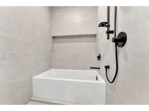 15 35706 Marshall Road, Abbotsford, BC - Indoor Photo Showing Bathroom