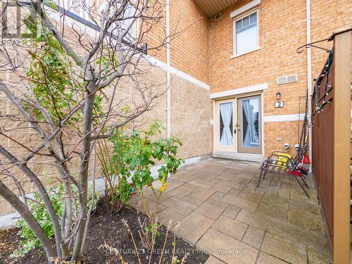 2 - 3985 Eglinton Avenue W, Mississauga, ON - Outdoor With Exterior