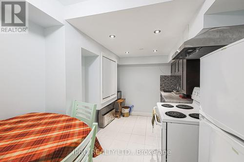 80 Washburn Road, Brampton, ON - Indoor Photo Showing Kitchen