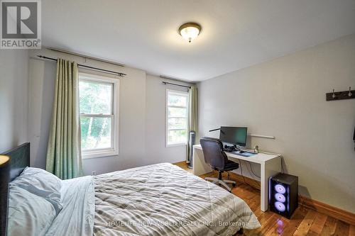 1305 Mineola Gardens, Mississauga, ON - Indoor Photo Showing Bedroom