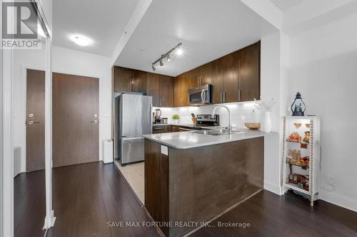 2010 - 3985 Grand Park Drive, Mississauga, ON - Indoor Photo Showing Kitchen