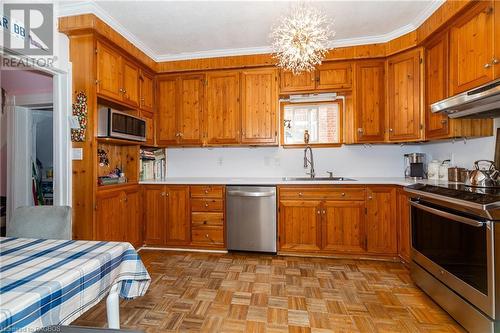 1219 2Nd Avenue E, Owen Sound, ON - Indoor Photo Showing Kitchen