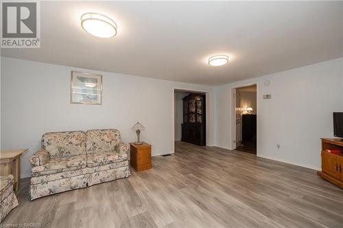 1770 9Th Avenue E, Owen Sound, ON - Indoor Photo Showing Living Room