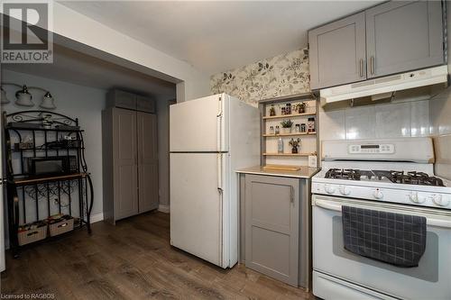 1770 9Th Avenue E, Owen Sound, ON - Indoor Photo Showing Kitchen