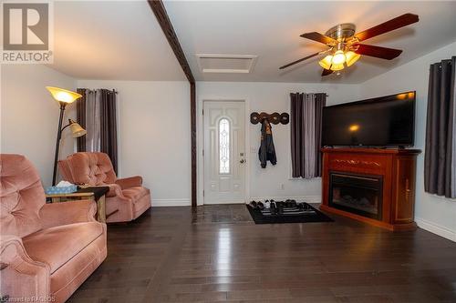 1770 9Th Avenue E, Owen Sound, ON - Indoor Photo Showing Living Room With Fireplace