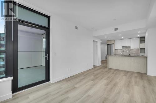 1488 Bertram Street Unit# 1605, Kelowna, BC - Indoor Photo Showing Kitchen