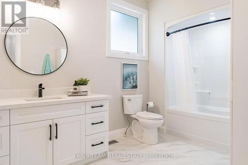 1250 Old Parry Sound Road, Muskoka Lakes, ON - Indoor Photo Showing Bathroom