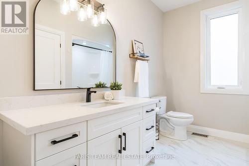 1250 Old Parry Sound Road, Muskoka Lakes, ON - Indoor Photo Showing Bathroom