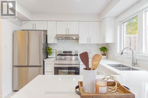 20 Woodward Crescent, Ajax, ON - Indoor Photo Showing Kitchen With Stainless Steel Kitchen With Double Sink With Upgraded Kitchen