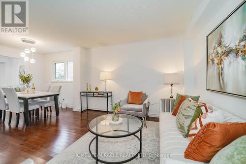 20 Woodward Crescent, Ajax, ON - Indoor Photo Showing Living Room