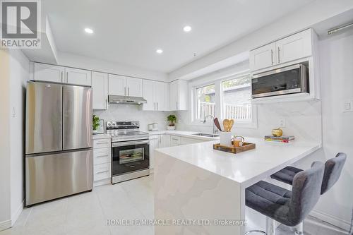 20 Woodward Crescent, Ajax, ON - Indoor Photo Showing Kitchen With Stainless Steel Kitchen With Upgraded Kitchen