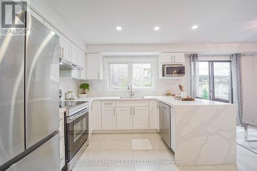 20 Woodward Crescent, Ajax, ON - Indoor Photo Showing Kitchen