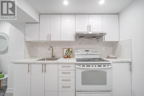 20 Woodward Crescent, Ajax, ON - Indoor Photo Showing Kitchen