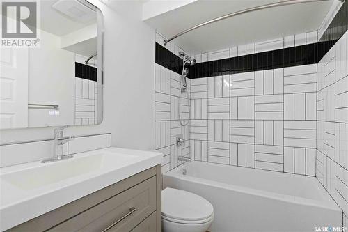 2 Davidson Crescent, Saskatoon, SK - Indoor Photo Showing Bathroom