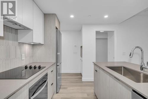 1488 Bertram Street Unit# 1208, Kelowna, BC - Indoor Photo Showing Kitchen