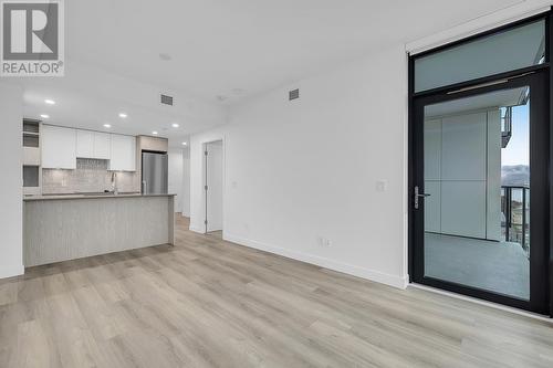 1488 Bertram Street Unit# 1208, Kelowna, BC - Indoor Photo Showing Kitchen