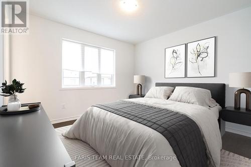 48 Mcbride Trail, Barrie, ON - Indoor Photo Showing Bedroom