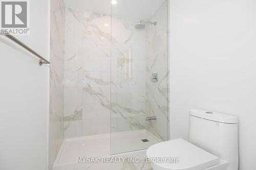 906 - 220 Missinihe Way, Mississauga, ON - Indoor Photo Showing Bathroom