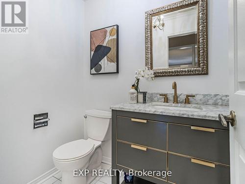 449 Greenpark Crescent, Mississauga, ON - Indoor Photo Showing Bathroom