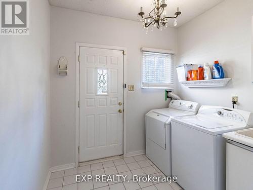 449 Greenpark Crescent, Mississauga, ON - Indoor Photo Showing Laundry Room