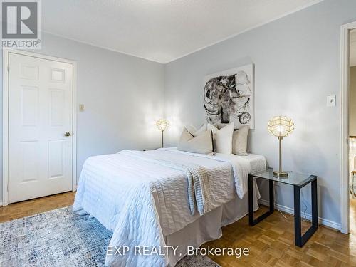 449 Greenpark Crescent, Mississauga, ON - Indoor Photo Showing Bedroom