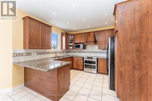 9 Watchman Road, Brampton, ON - Indoor Photo Showing Kitchen