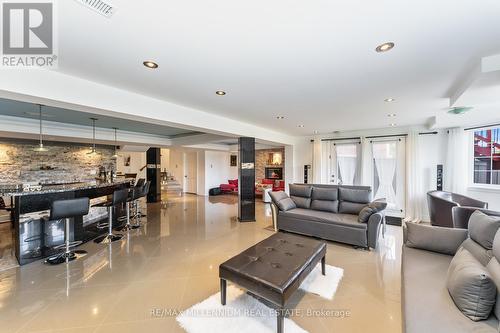 9 Watchman Road, Brampton, ON - Indoor Photo Showing Living Room