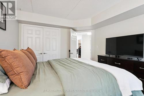 119 - 2030 Cleaver Avenue, Burlington, ON - Indoor Photo Showing Bedroom