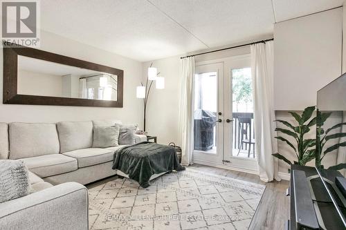 119 - 2030 Cleaver Avenue, Burlington, ON - Indoor Photo Showing Living Room