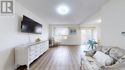 284 Royal Salisbury Way, Brampton, ON - Indoor Photo Showing Living Room