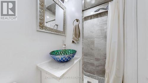 284 Royal Salisbury Way, Brampton, ON - Indoor Photo Showing Bathroom