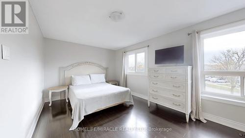 284 Royal Salisbury Way, Brampton, ON - Indoor Photo Showing Bedroom