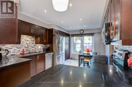 1460 Wecker Drive, Oshawa (Lakeview), ON - Indoor Photo Showing Kitchen With Upgraded Kitchen