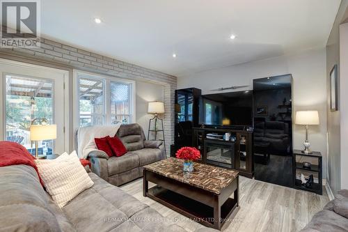 1460 Wecker Drive, Oshawa (Lakeview), ON - Indoor Photo Showing Living Room