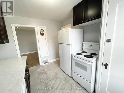 40 Elgin Street N, Cambridge, ON - Indoor Photo Showing Kitchen