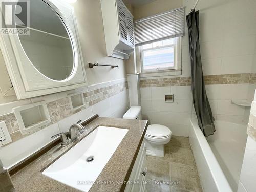 40 Elgin Street N, Cambridge, ON - Indoor Photo Showing Bathroom