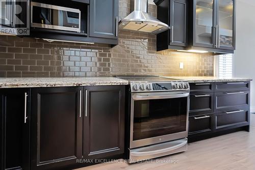 82 Wilkes Street, Brantford, ON - Indoor Photo Showing Kitchen With Upgraded Kitchen