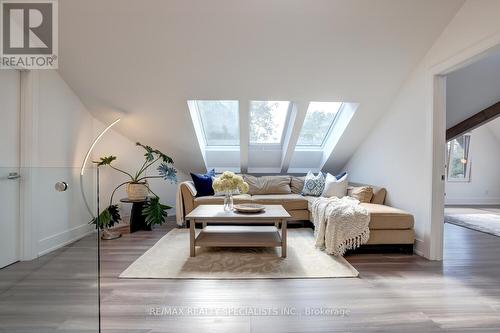 1310 Martley Drive, Mississauga, ON - Indoor Photo Showing Living Room