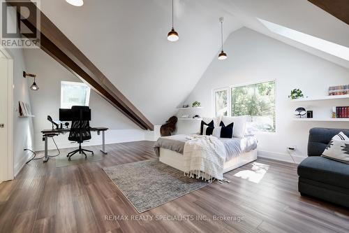 1310 Martley Drive, Mississauga, ON - Indoor Photo Showing Living Room