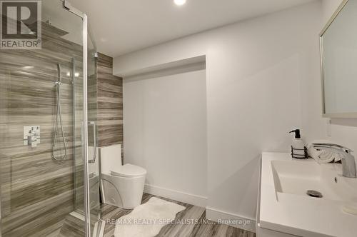 1310 Martley Drive, Mississauga, ON - Indoor Photo Showing Bathroom