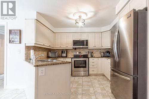 2396 Baronwood Drive, Oakville, ON - Indoor Photo Showing Kitchen With Double Sink