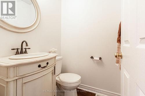 2396 Baronwood Drive, Oakville, ON - Indoor Photo Showing Bathroom