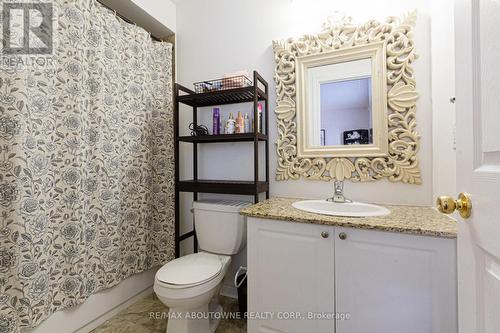 2396 Baronwood Drive, Oakville, ON - Indoor Photo Showing Bathroom