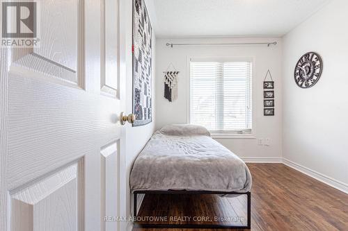 2396 Baronwood Drive, Oakville, ON - Indoor Photo Showing Bedroom