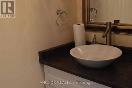 2261 Buroak Drive, London, ON - Indoor Photo Showing Bathroom