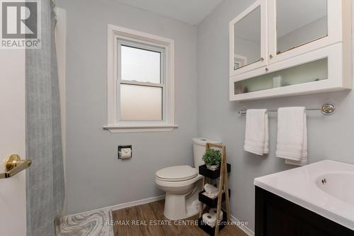 520 Waterloo Street, Wellington North, ON - Indoor Photo Showing Bathroom