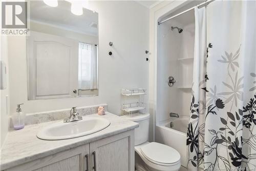 65 Ulysse Drive, Dieppe, NB - Indoor Photo Showing Bathroom