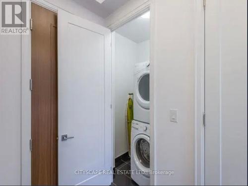 212 - 9 Stollery Pond Crescent N, Markham, ON - Indoor Photo Showing Laundry Room